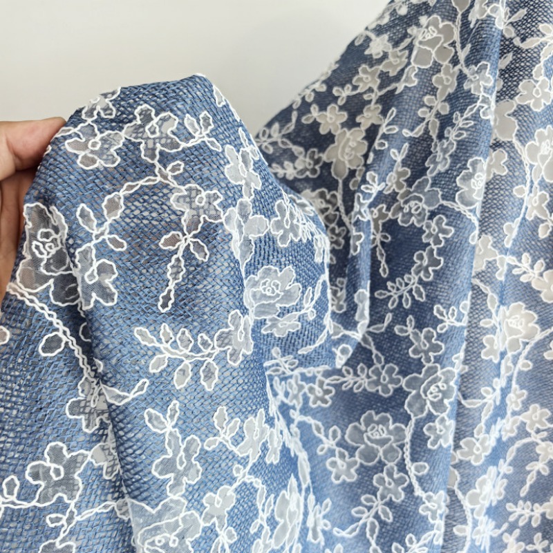 Sewing Jackets - Tela de Tul con Bordado Floral,
